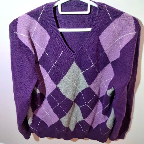Men's V-Neck Sweater - Picture 1 of 8